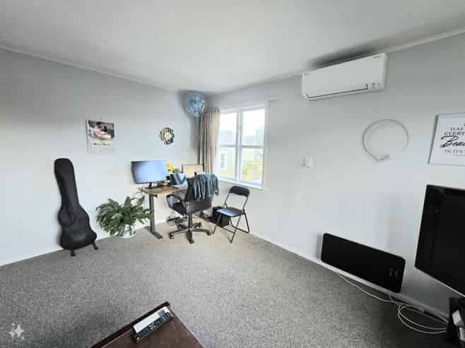 84 Tiber Street, Island Bay