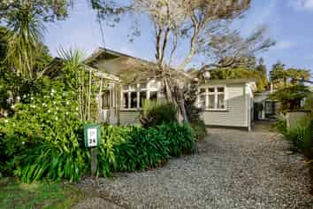 24 Bracken Street, Petone