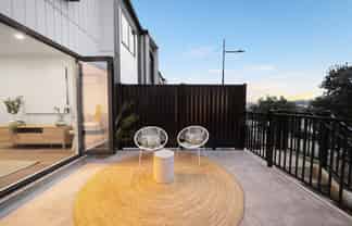 6/4 Ngaroma House Drive, Hobsonville