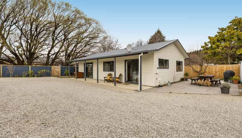 135 Main Road, Luggate