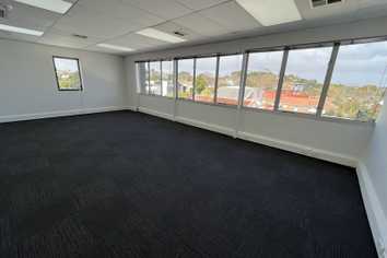 Bright and efficient office with existing fitout