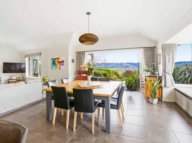 3 Fairmile Drive, Kinmont Park