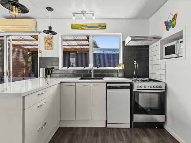 4/144 Main Road, Clive