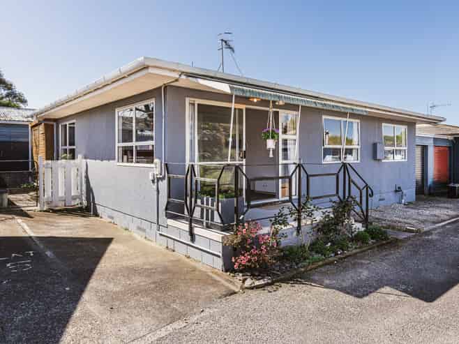 4/144 Main Road, Clive