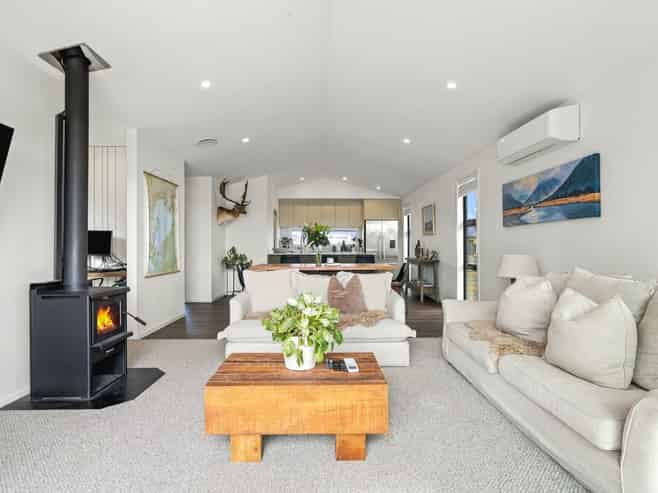 7 Neinei Place, Wharewaka