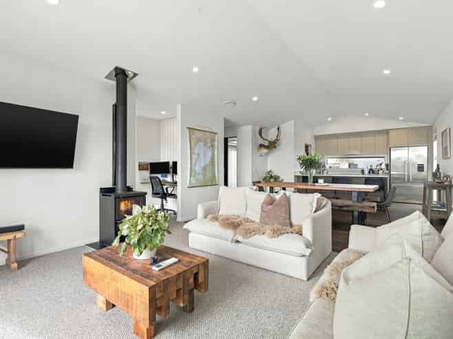 7 Neinei Place, Wharewaka