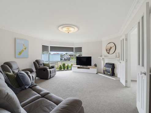 27 Bullock Drive, Springvale