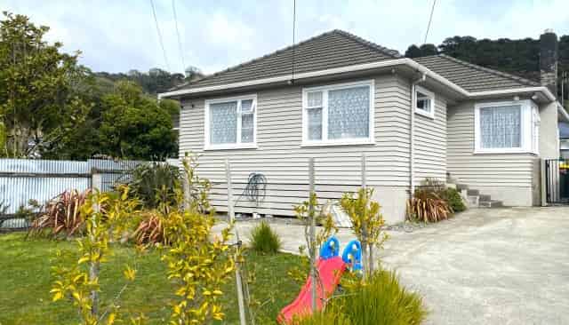 217 Wellington Road, Wainuiomata
