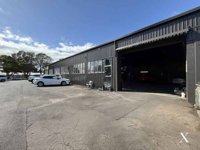 1,193sqm Warehouse + 800sqm Yard - Saint Johns