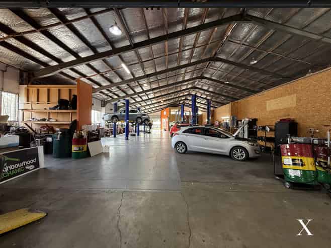 1,193sqm Warehouse + 800sqm Yard - Saint Johns