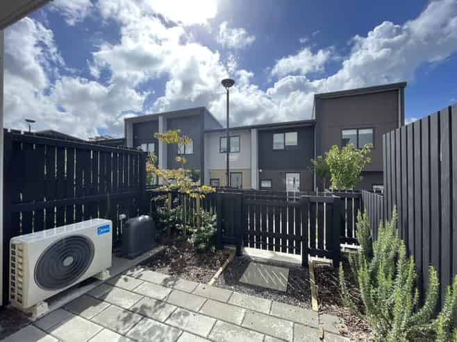 5/474 West Coast Road, Henderson