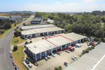 Versatile warehouse and office in Silverdale