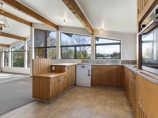 3 Deller Drive, Carterton
