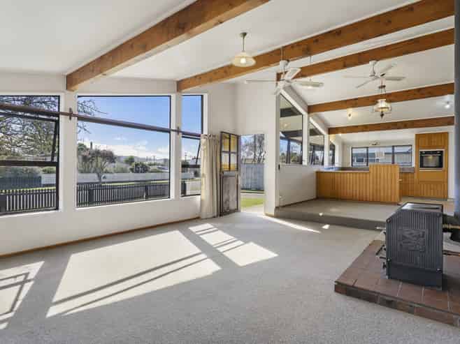 3 Deller Drive, Carterton