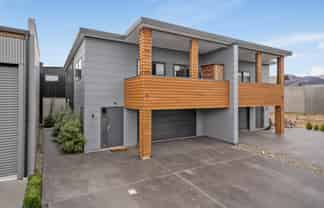 17 Silverstone Drive, Cromwell