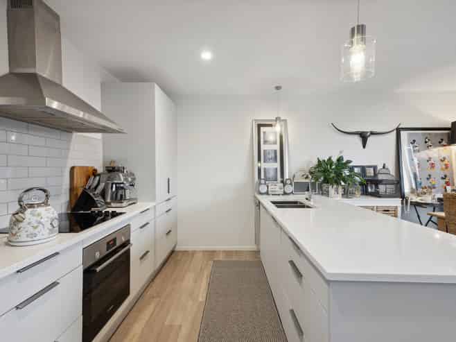 17 Silverstone Drive, Cromwell
