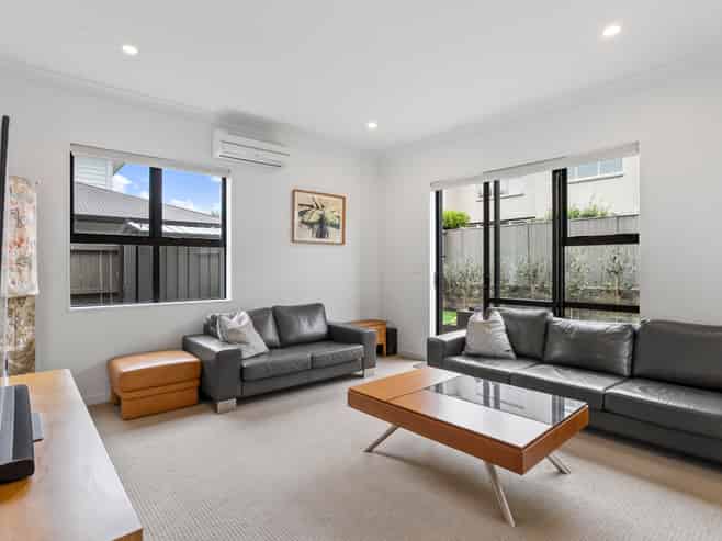 9 Wynne Gray Avenue, Stonefields