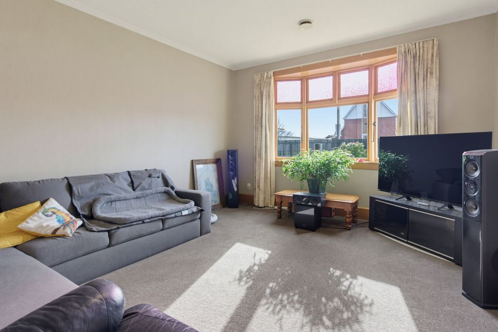 Space, Warmth and a Relaxed Hampstead Feel 3
