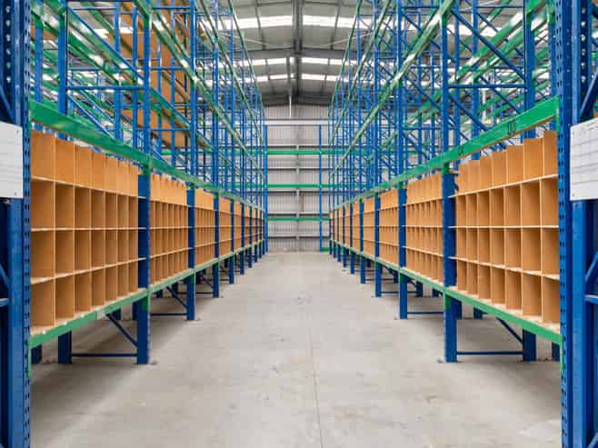 High stud, modern industrial warehouse - vacant