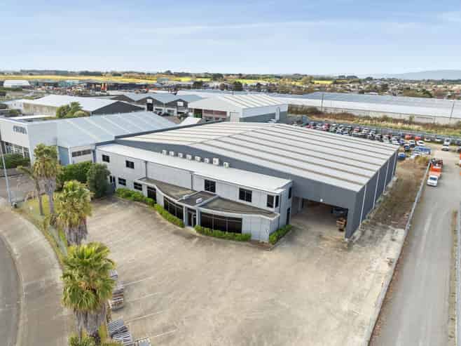 High stud, modern industrial warehouse - vacant