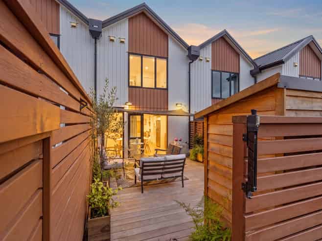 6 Orca Drive, Stanmore Bay