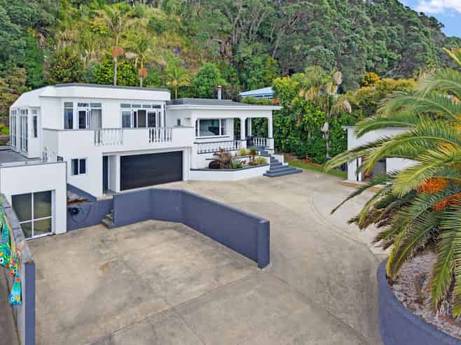 218 Pohutukawa Avenue, Ohope