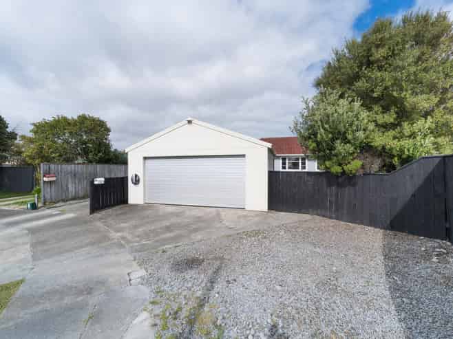 6 Waterford Place, Westbrook