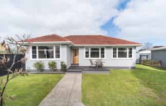 6 Waterford Place, Westbrook