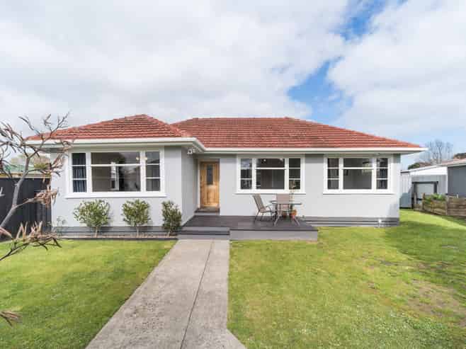 6 Waterford Place, Westbrook