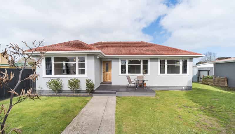 6 Waterford Place, Westbrook