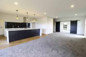 42 Sardinia Grove, Fitzherbert