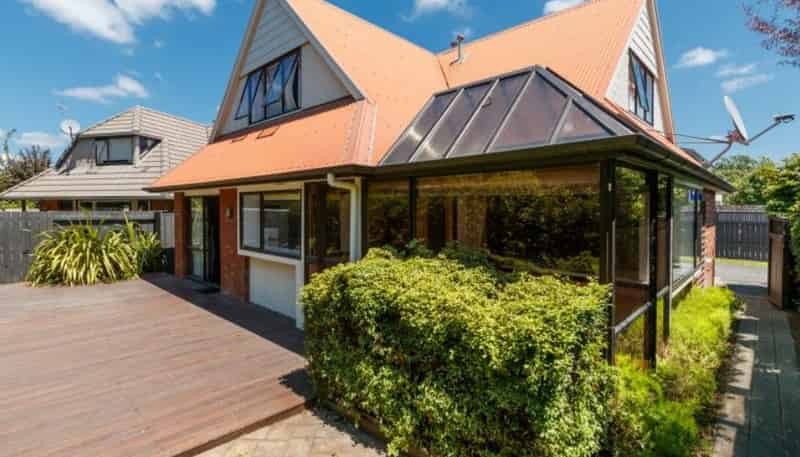156 Park Road, West End