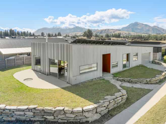 6 Pounamu Avenue, Wanaka