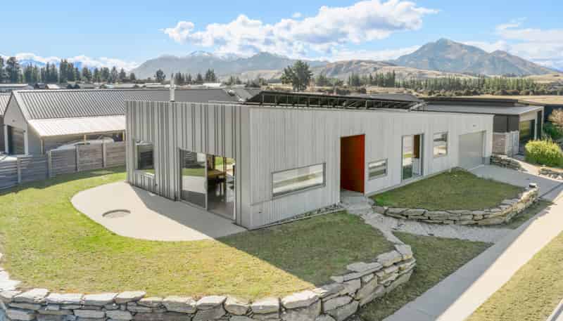 6 Pounamu Avenue, Wanaka