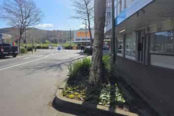 Refurbished ground floor office or retail