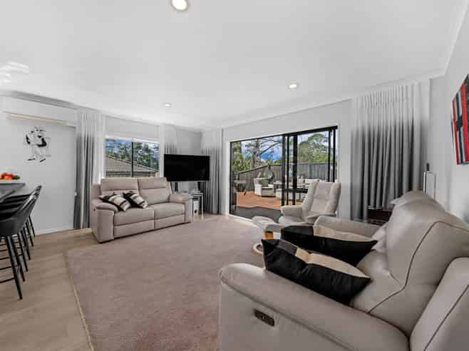 1 Samuel Cross Place, Greenhithe