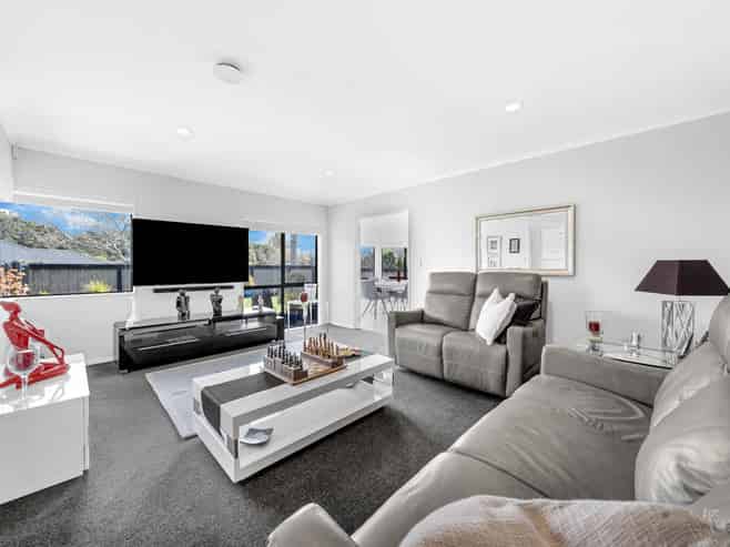 1 Samuel Cross Place, Greenhithe