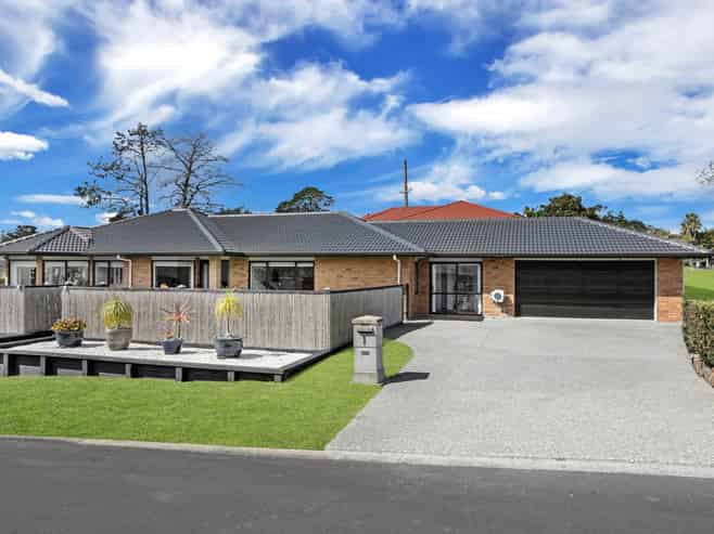 1 Samuel Cross Place, Greenhithe