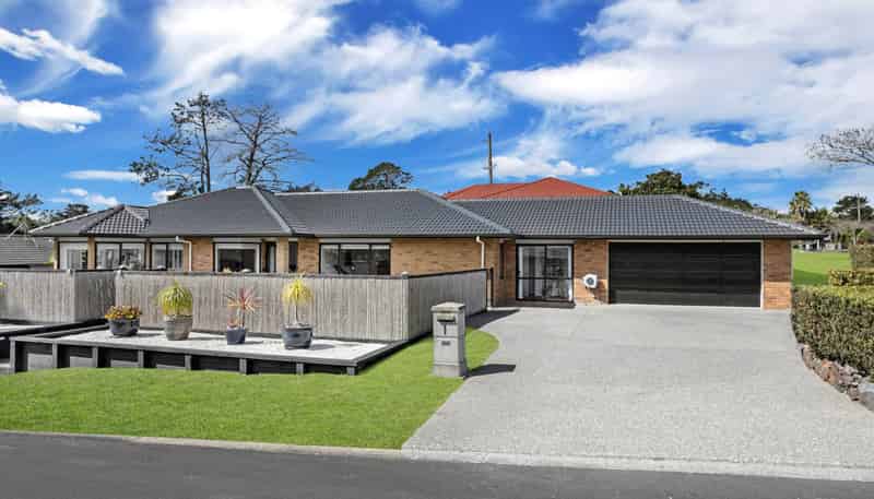 1 Samuel Cross Place, Greenhithe