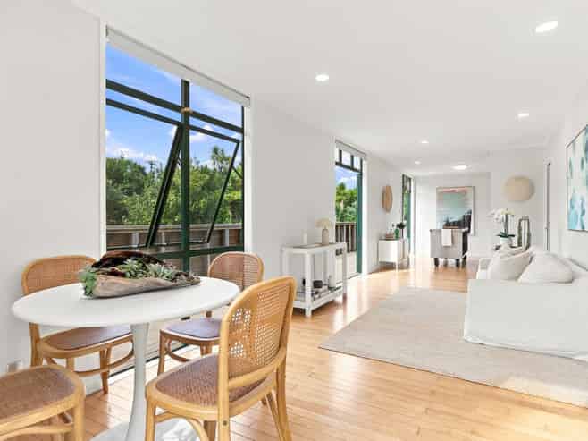 17 Kennedy Road, Surfdale