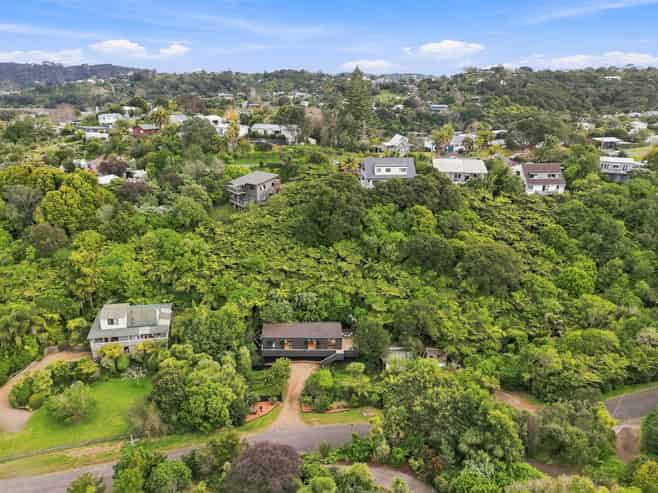 17 Kennedy Road, Surfdale
