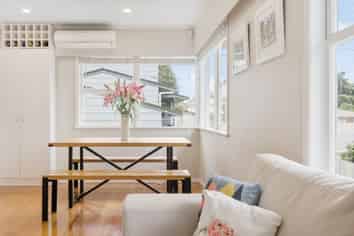 1/23 Levesque Street, Birkdale