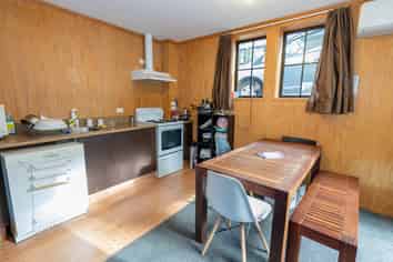 Room 1/1/46 Queen Street , North Dunedin