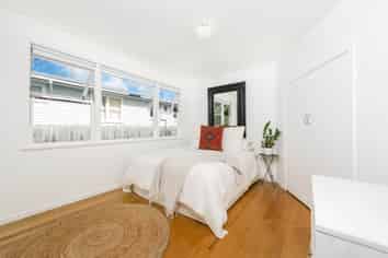 18 Lowtherhurst Road, Massey