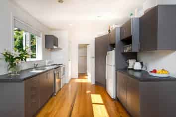 18 Lowtherhurst Road, Massey
