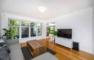 18 Lowtherhurst Road, Massey
