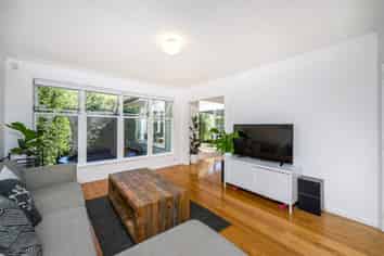 18 Lowtherhurst Road, Massey