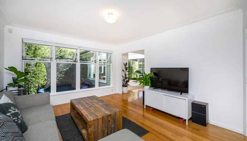 18 Lowtherhurst Road, Massey
