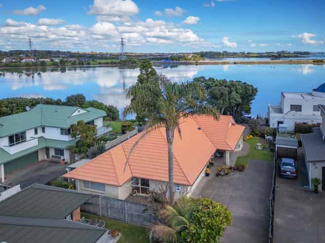 8A Shepherds Road, Papakura