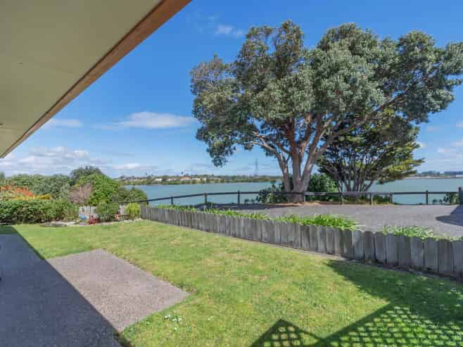 8A Shepherds Road, Papakura